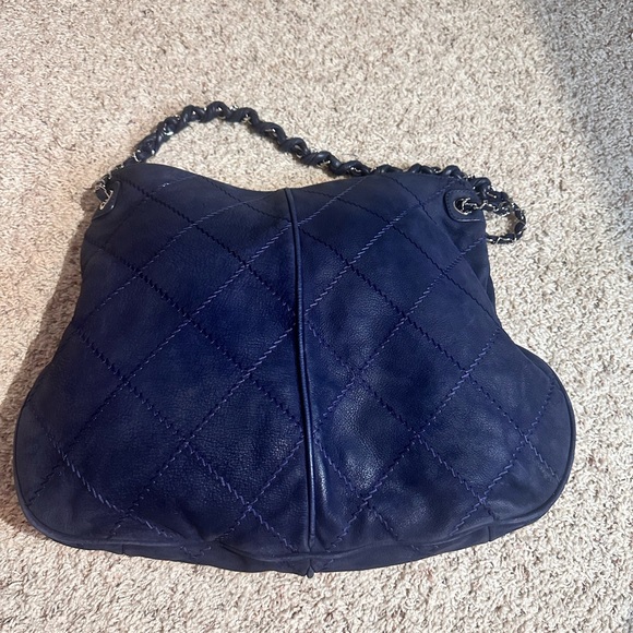 CHANEL Navy Blue Shoulder Bag with Iconic Chain Strap - Picture 14 of 16